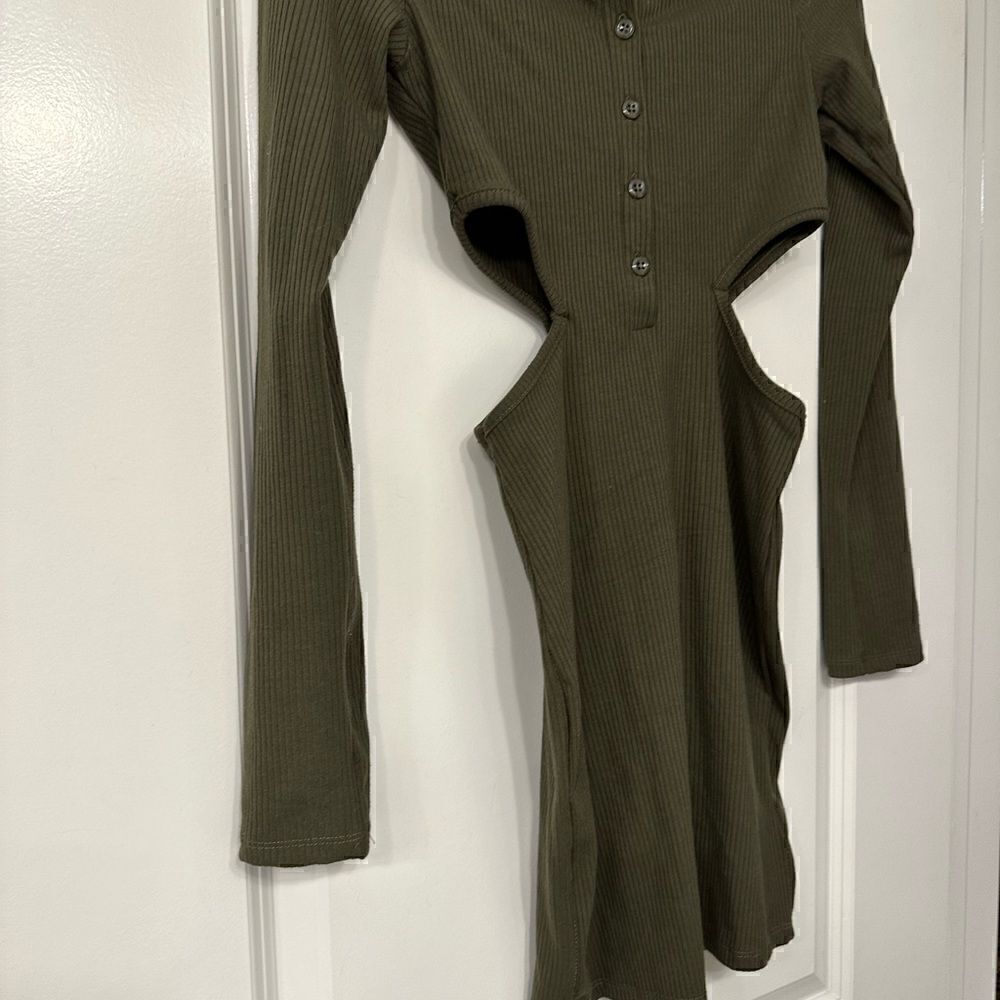 UO Ribbed Cutout Dress - Picture 3 of 6